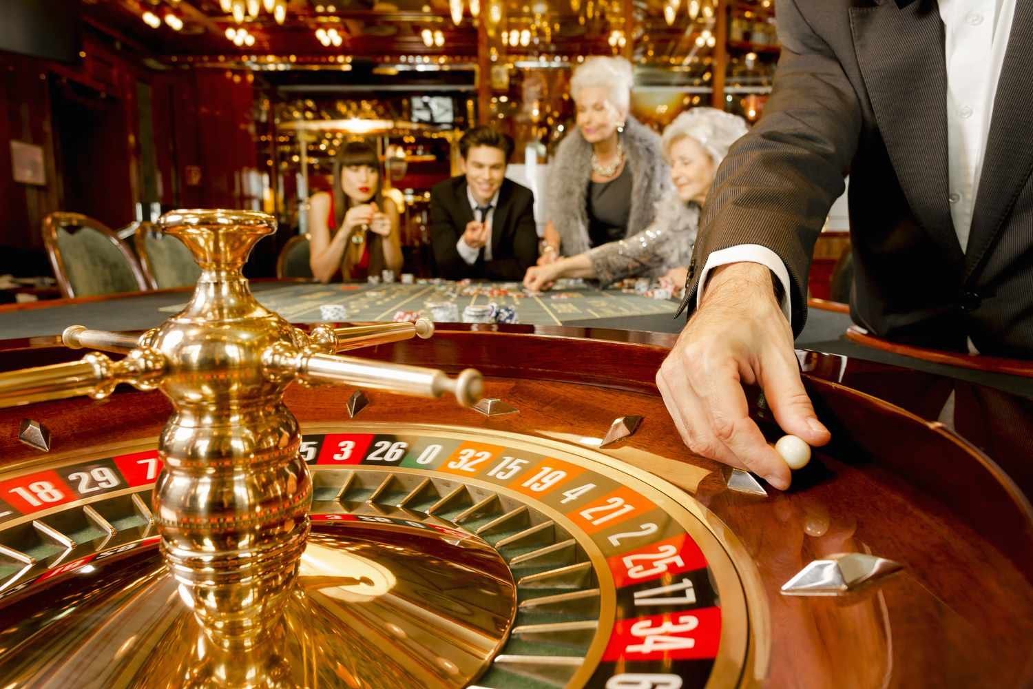 burmese777 Live Casino စားပွဲတွင် Dealer ဖဲဝေနေသောမြင်ကွင်း HD Stream